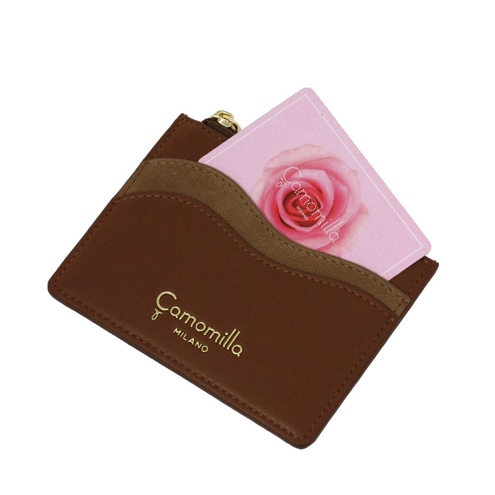 Camomilla Milano | Portacarte Emma Marrone con Zip e Dettagli Camoscio